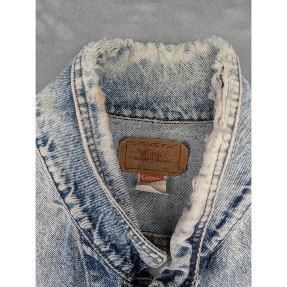 VTG 90's Levi's Stonewash Men's Denim Jacket 75068-0219 XL Back Patch Garret Sty